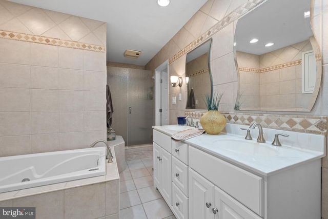 2563 SHELLY RD, Harleysville, PA 19438