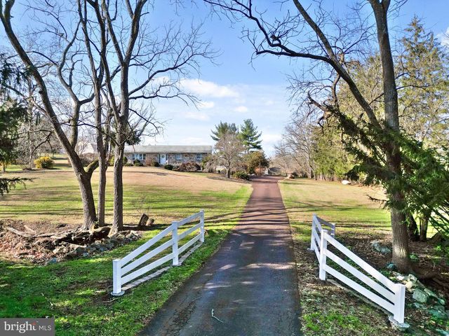 2563 SHELLY RD, Harleysville, PA 19438