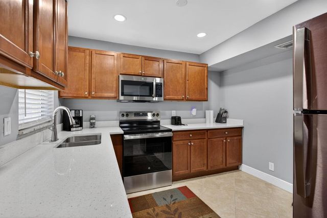2004 SW Natura Boulevard D, Deerfield Beach, FL 33441