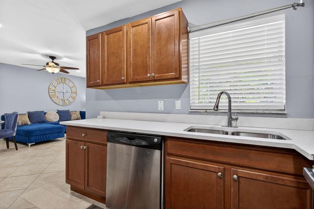 2004 SW Natura Boulevard D, Deerfield Beach, FL 33441