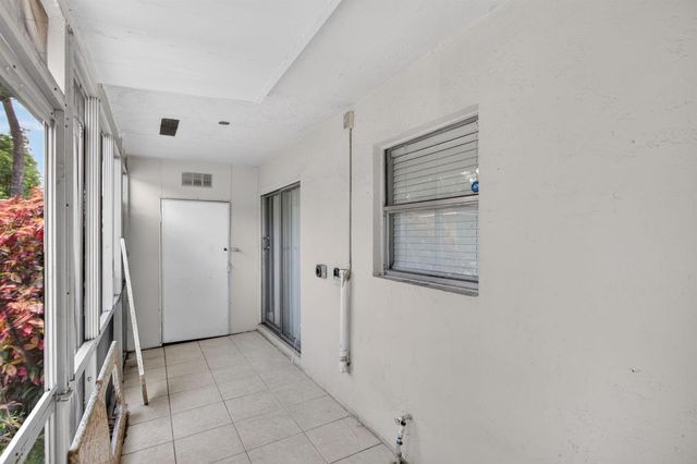 2004 SW Natura Boulevard D, Deerfield Beach, FL 33441