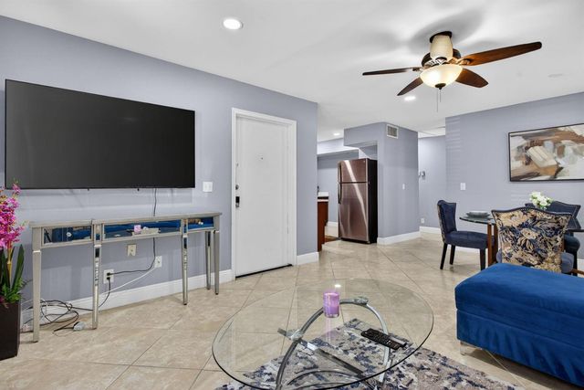 2004 SW Natura Boulevard D, Deerfield Beach, FL 33441