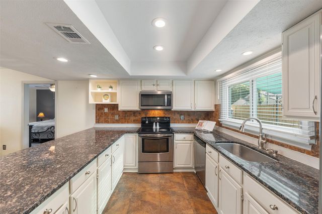 3223 Holly Green Drive, Kingwood, TX 77339