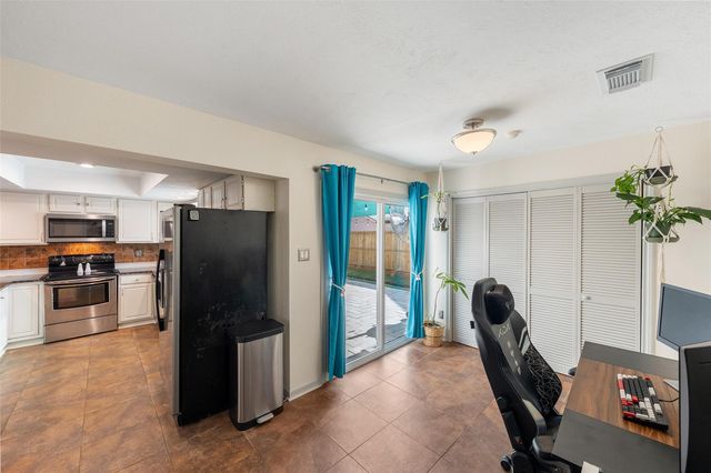 3223 Holly Green Drive, Kingwood, TX 77339