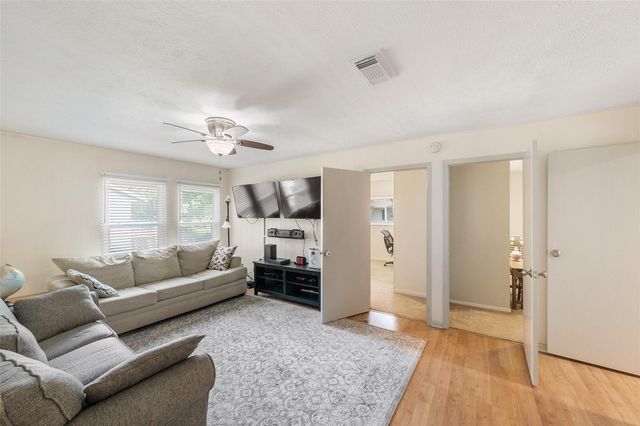 3223 Holly Green Drive, Kingwood, TX 77339