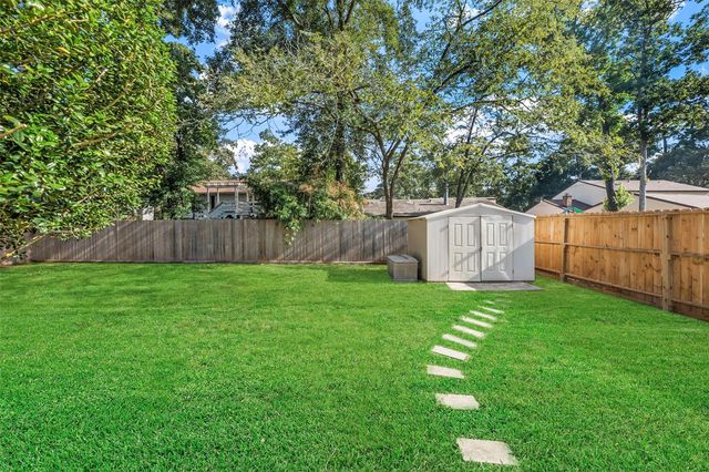 3223 Holly Green Drive, Kingwood, TX 77339