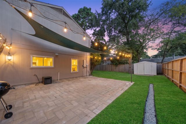 3223 Holly Green Drive, Kingwood, TX 77339