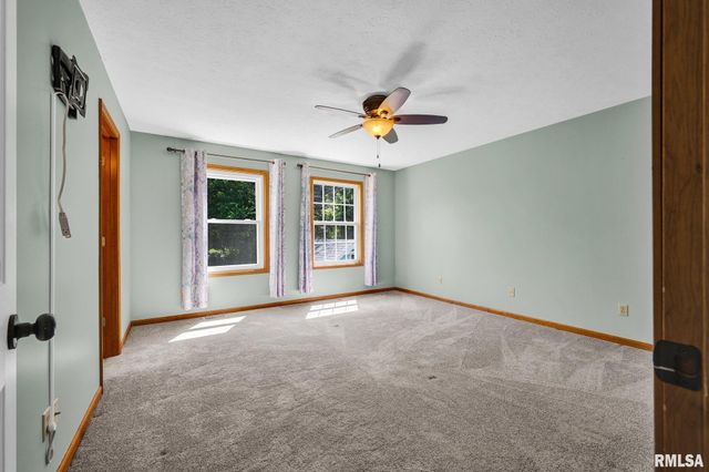 10514 N SCHOPP Lane, Peoria, IL 61615