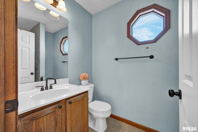 10514 N SCHOPP Lane, Peoria, IL 61615
