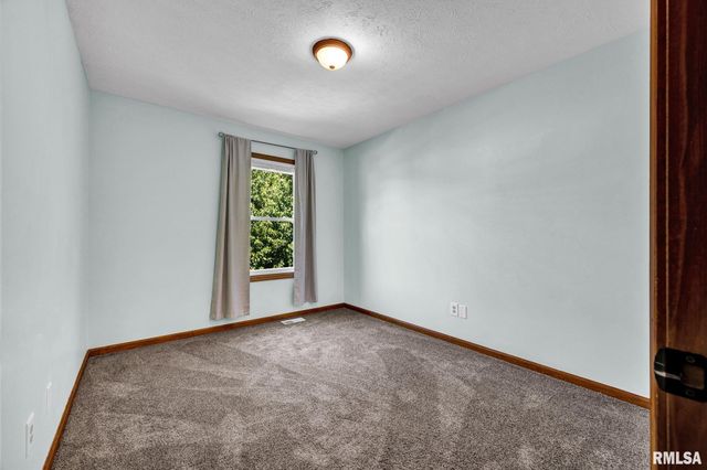 10514 N SCHOPP Lane, Peoria, IL 61615