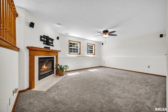 10514 N SCHOPP Lane, Peoria, IL 61615