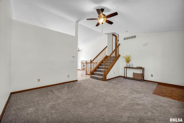10514 N SCHOPP Lane, Peoria, IL 61615