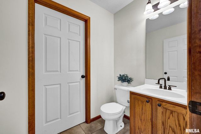 10514 N SCHOPP Lane, Peoria, IL 61615