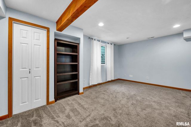 10514 N SCHOPP Lane, Peoria, IL 61615