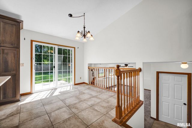 10514 N SCHOPP Lane, Peoria, IL 61615