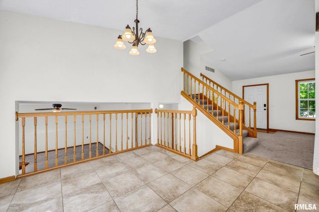 10514 N SCHOPP Lane, Peoria, IL 61615