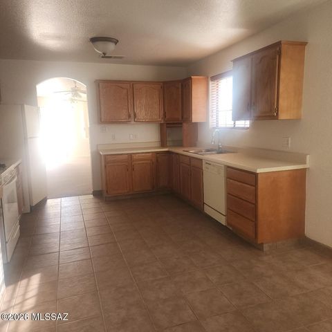 829 E Calle Esplendor, Nogales, AZ 85621