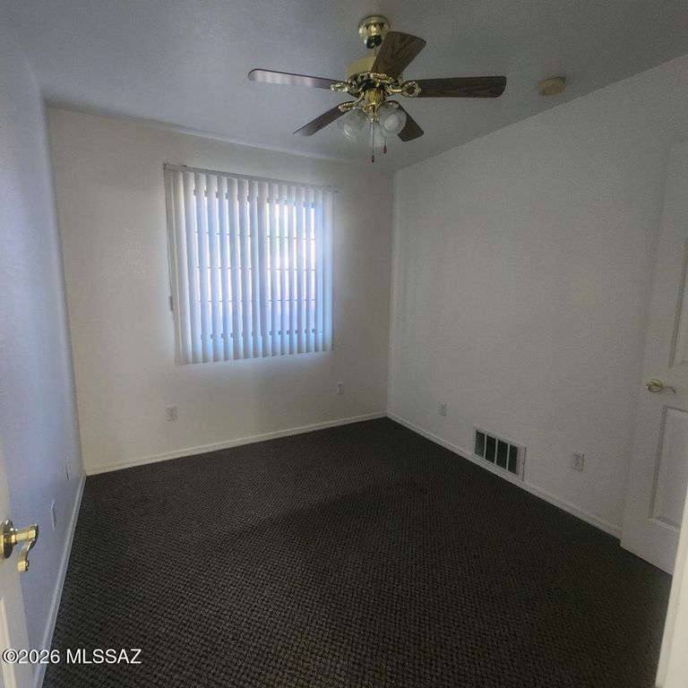 Image 13 of property listing at 829 E Calle Esplendor, Nogales, AZ 85621