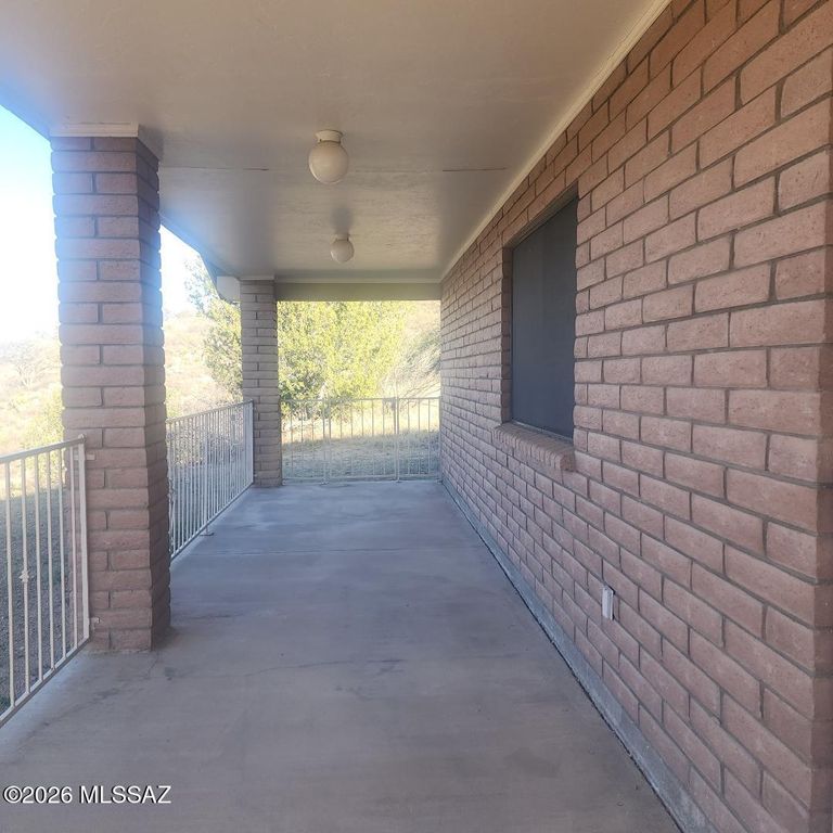 Image 15 of property listing at 829 E Calle Esplendor, Nogales, AZ 85621
