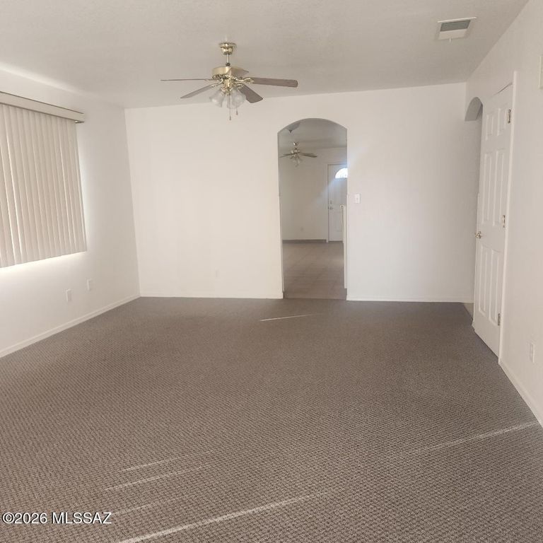 Image 4 of property listing at 829 E Calle Esplendor, Nogales, AZ 85621