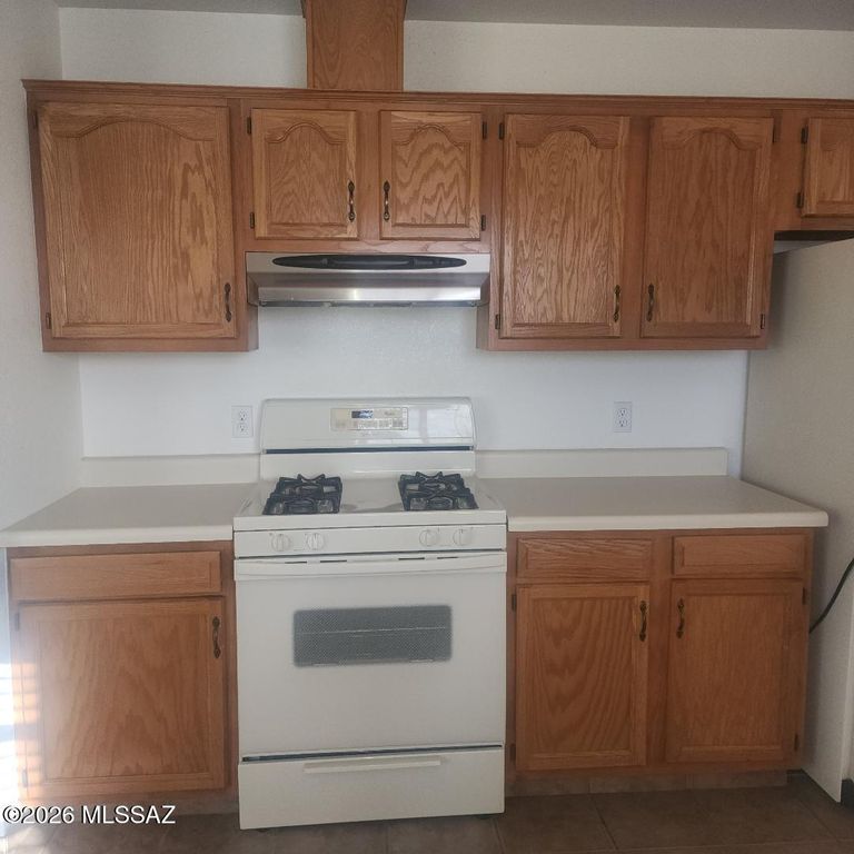 Image 6 of property listing at 829 E Calle Esplendor, Nogales, AZ 85621