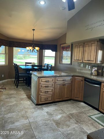 586 W CASA GRANDE LAKES Boulevard N, Casa Grande, AZ 85122