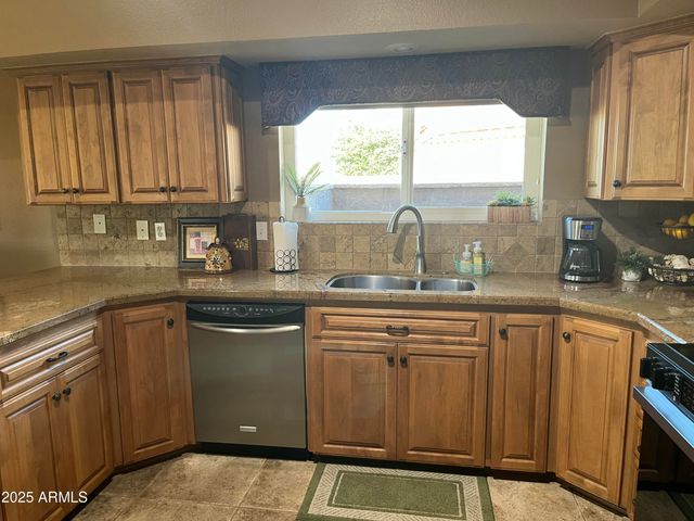 586 W CASA GRANDE LAKES Boulevard N, Casa Grande, AZ 85122