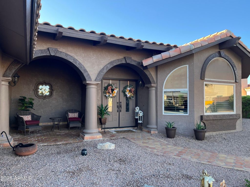 Image 3 of property listing at 586 W CASA GRANDE LAKES Boulevard N, Casa Grande, AZ 85122