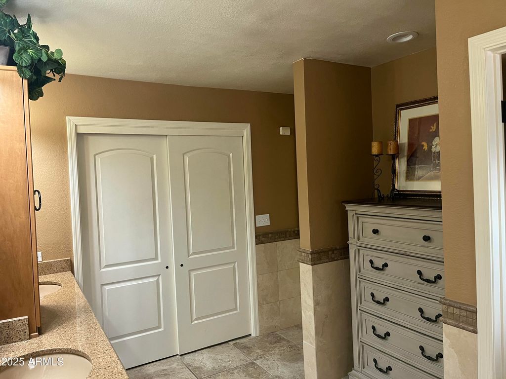 Image 38 of property listing at 586 W CASA GRANDE LAKES Boulevard N, Casa Grande, AZ 85122