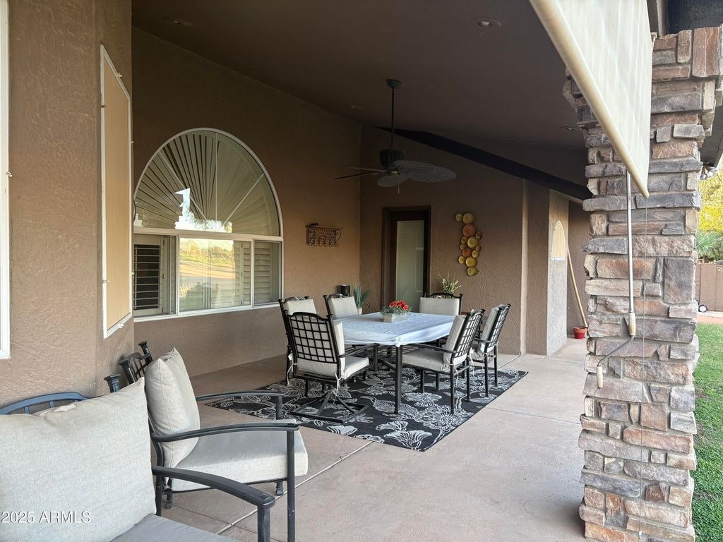 Image 7 of property listing at 586 W CASA GRANDE LAKES Boulevard N, Casa Grande, AZ 85122