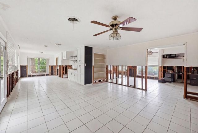 21344 Highway 73, Hamshire, TX 77622