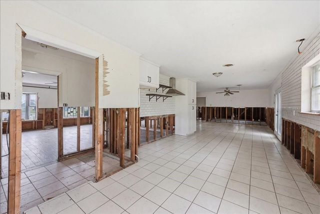 21344 Highway 73, Hamshire, TX 77622