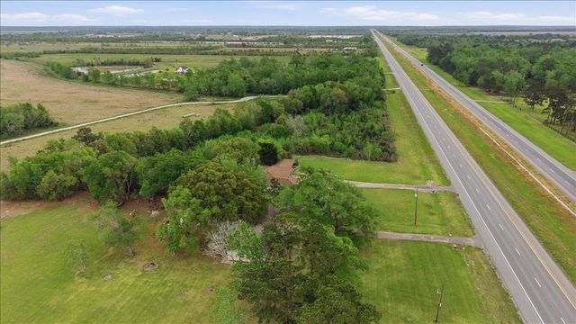 21344 Highway 73, Hamshire, TX 77622