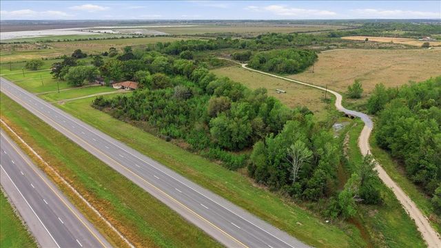 21344 Highway 73, Hamshire, TX 77622