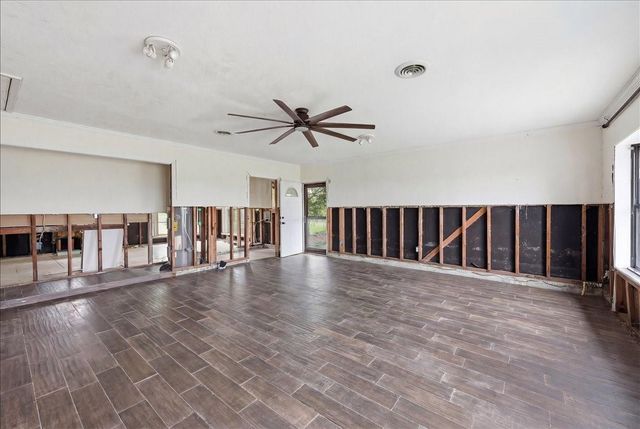 21344 Highway 73, Hamshire, TX 77622