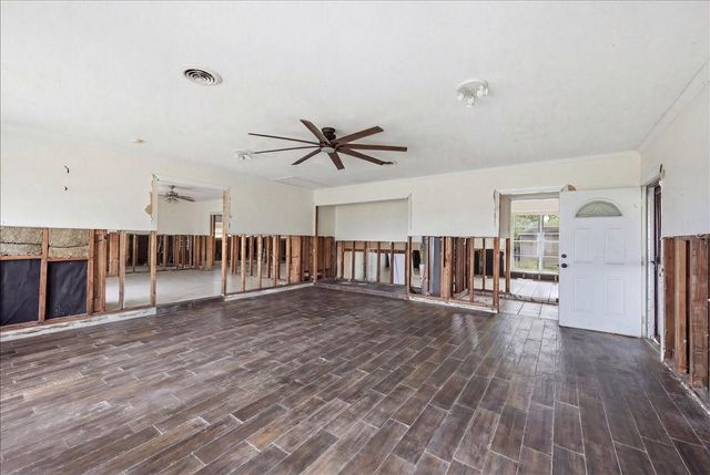 21344 Highway 73, Hamshire, TX 77622