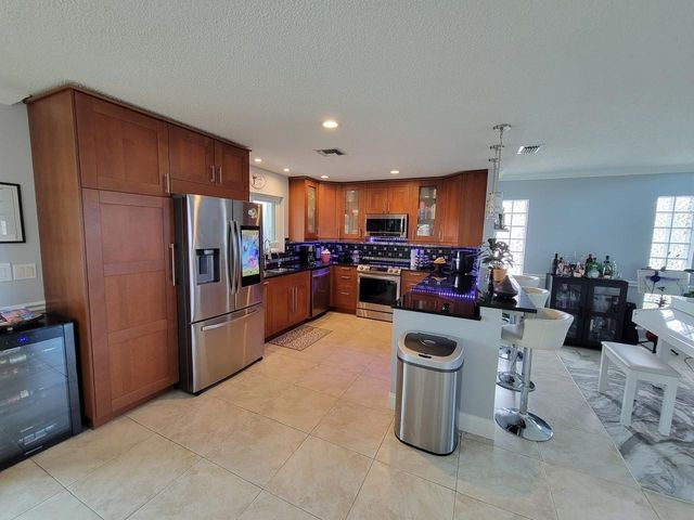 2400 NW 80th Avenue, Margate, FL 33063