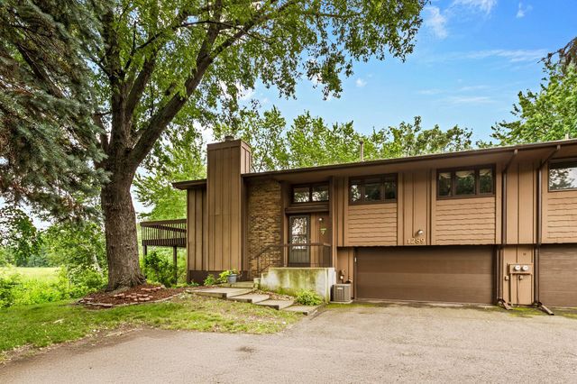 1289 Bridle Path Court, White Bear Lake, MN 55110