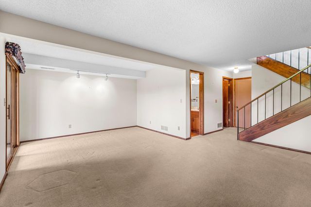 1289 Bridle Path Court, White Bear Lake, MN 55110