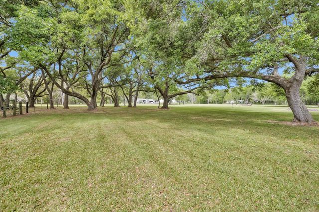 4402 Spears Road, Manvel, TX 77578
