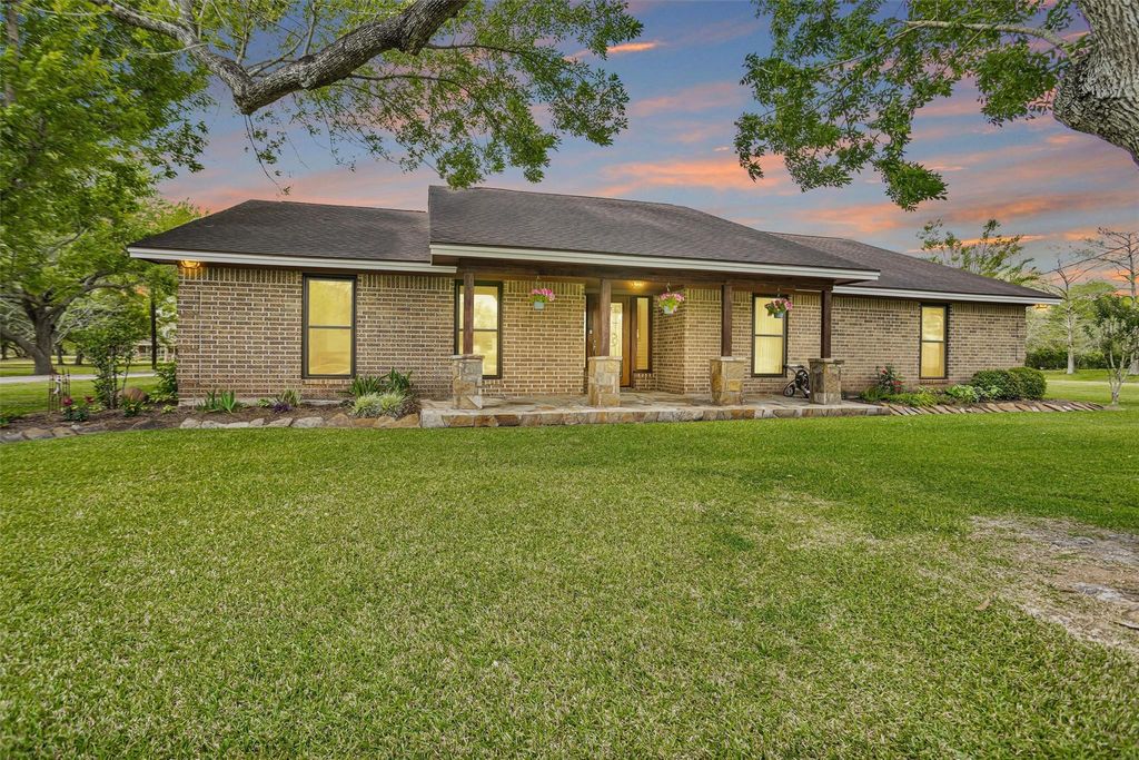 4402 Spears Road, Manvel, TX 77578