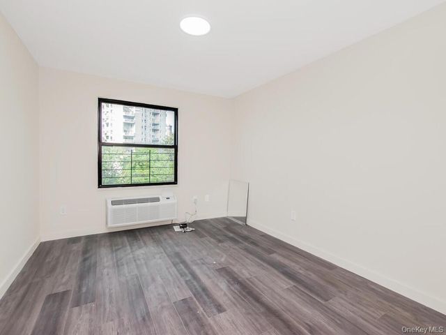 409 Warburton Avenue 3A, Yonkers, NY 10701