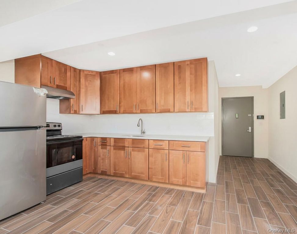 409 Warburton Avenue 3A, Yonkers, NY 10701