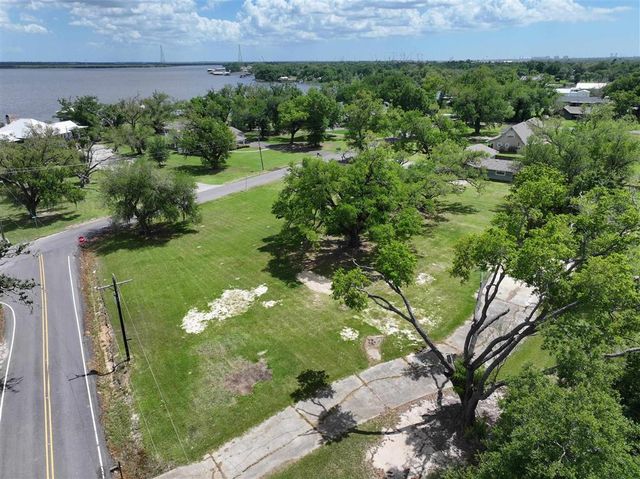 1340 Marine Dr Drive, Sulphur, LA 70665