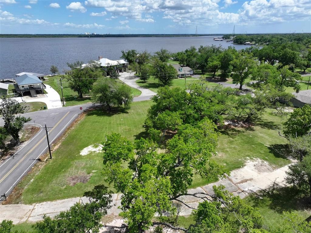 1340 Marine Dr Drive, Sulphur, LA 70665