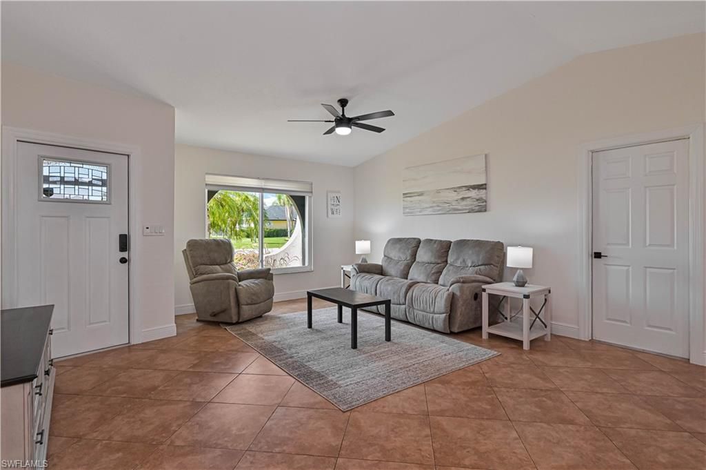 Image 10 of property listing at 313 SE 3rd ST, Cape Coral, FL 33990