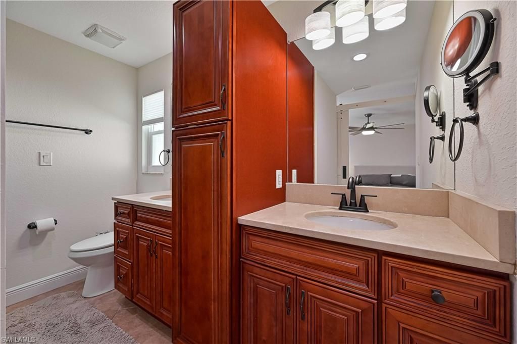 Image 19 of property listing at 313 SE 3rd ST, Cape Coral, FL 33990