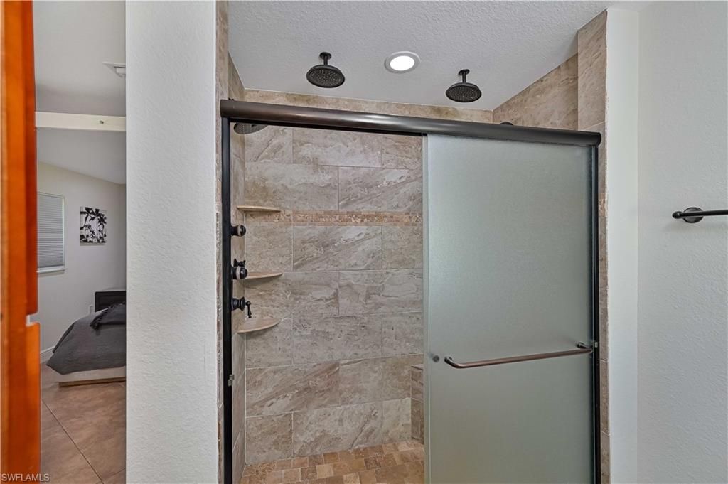 Image 21 of property listing at 313 SE 3rd ST, Cape Coral, FL 33990