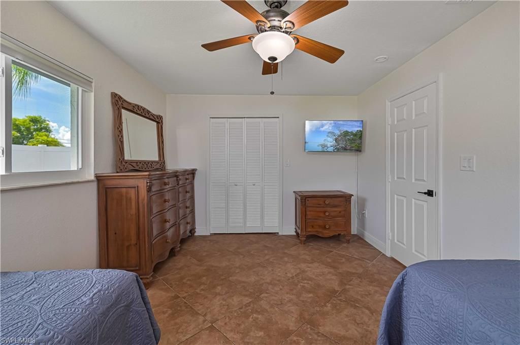 Image 23 of property listing at 313 SE 3rd ST, Cape Coral, FL 33990
