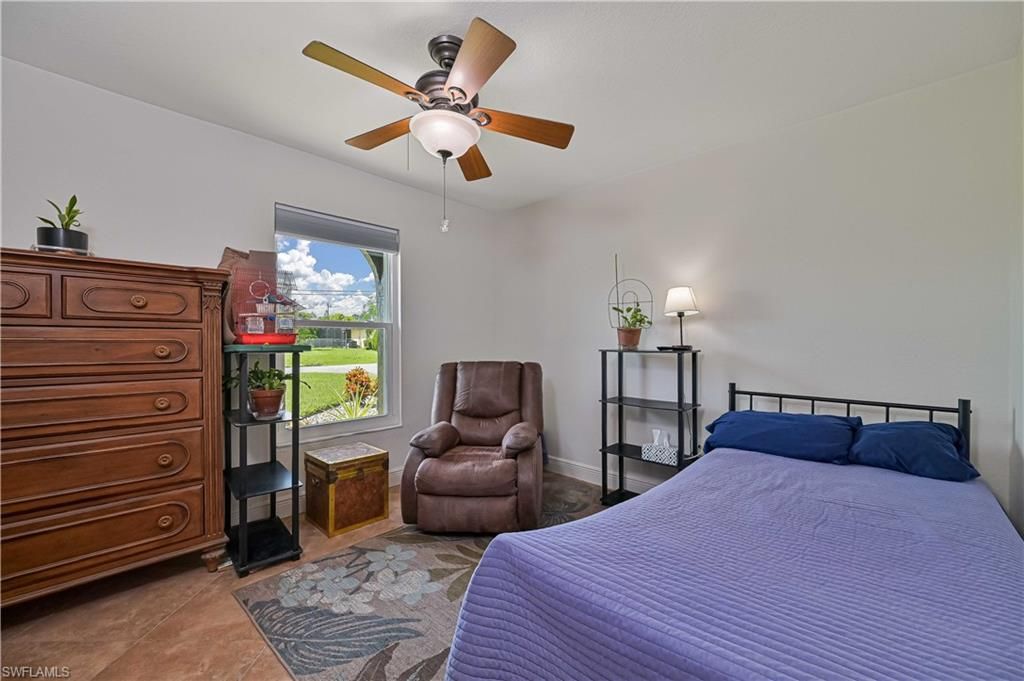 Image 25 of property listing at 313 SE 3rd ST, Cape Coral, FL 33990
